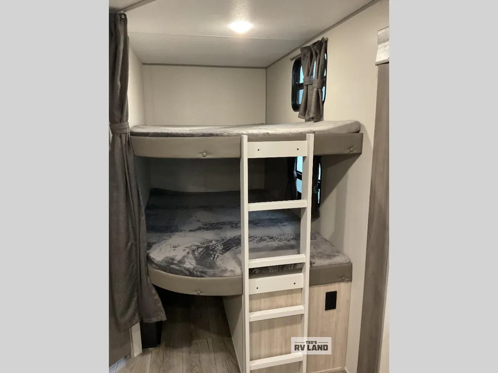 2026 Coachmen Catalina Legacy Edition 273DBHCK, Photos photo 21