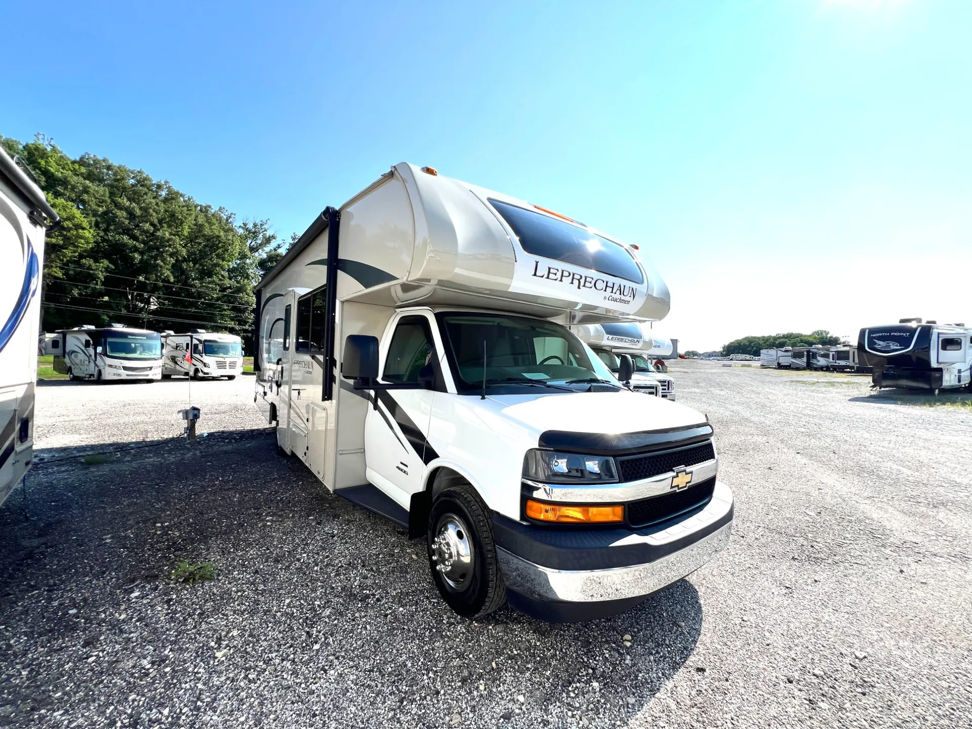 2021 Coachmen Leprechaun Premier 260DS - Photo 2
