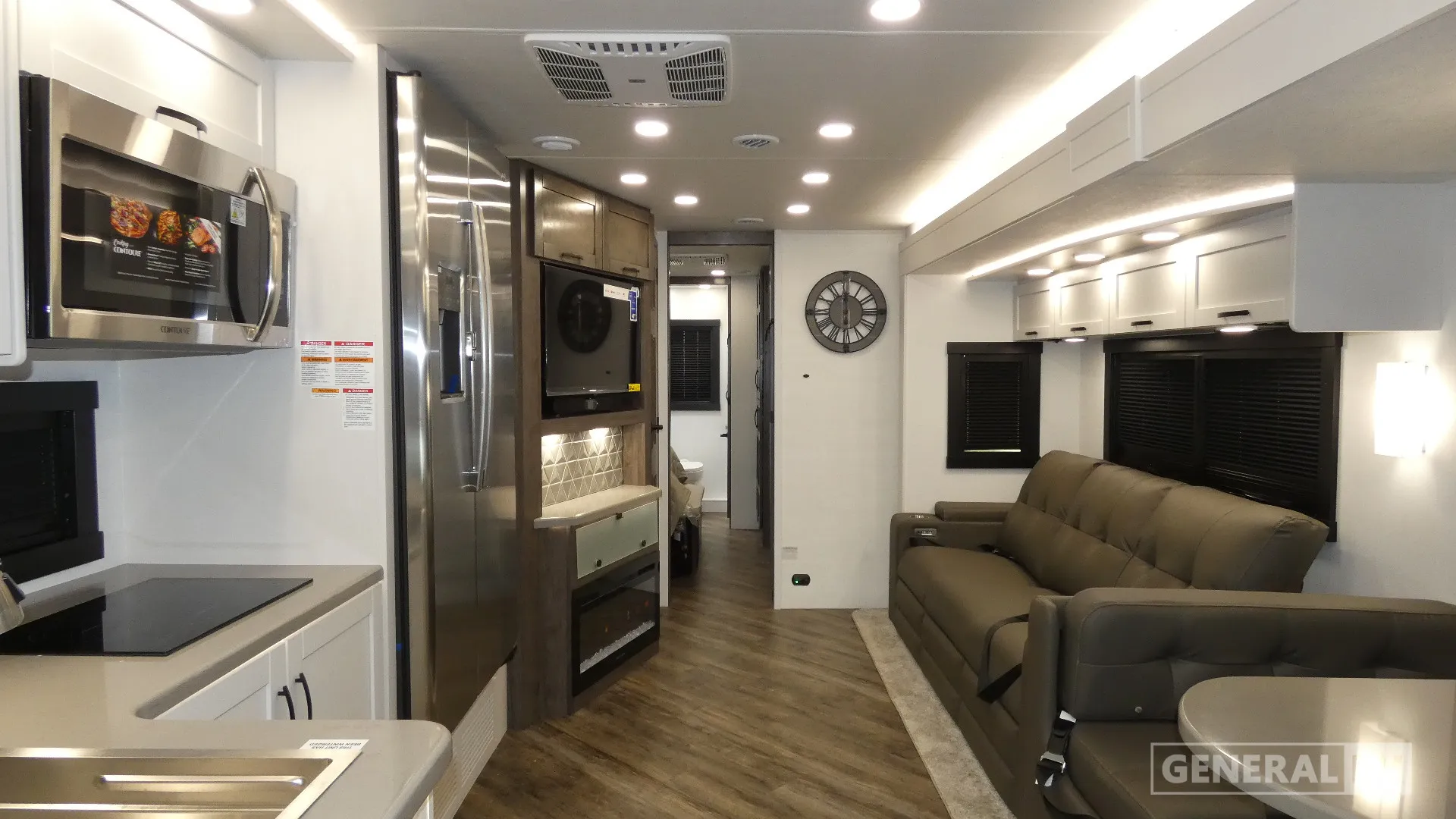 2026 Entegra Coach Accolade 37K - Photo 3