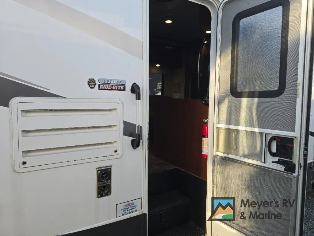 2017 Forest River Forester 2861DS, Photos photo 2