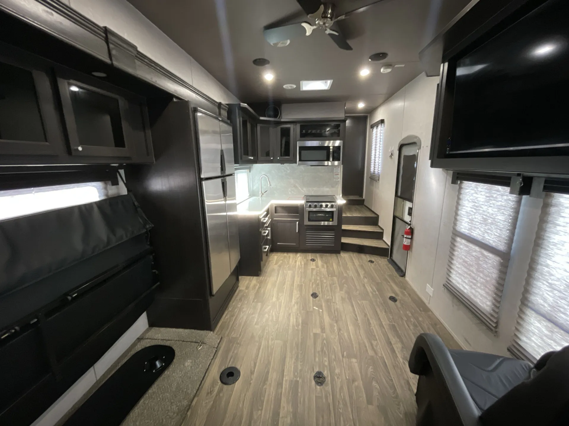 2022 Eclipse Stellar 2919DBG — living area main