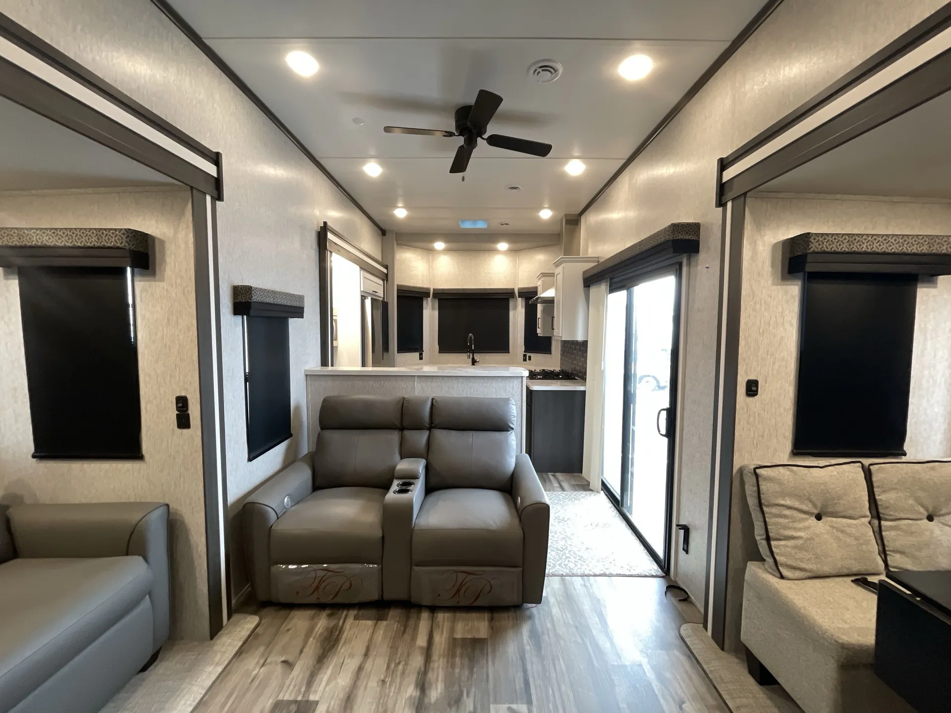 2023 CrossRoads Hampton 388FKL — living area main
