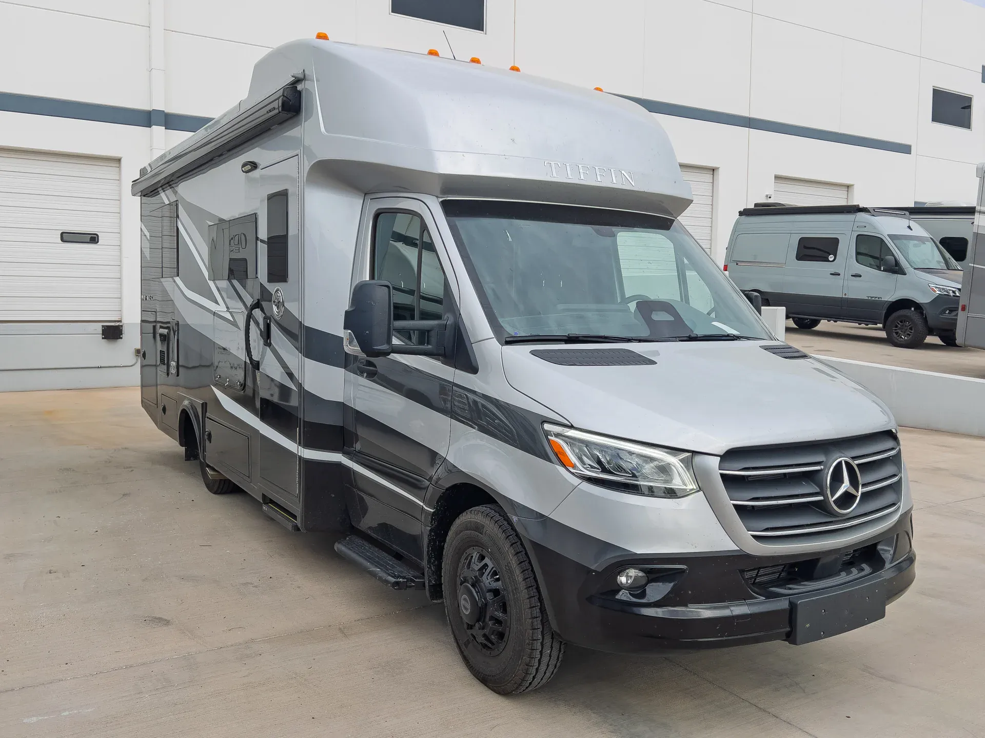 2027 Tiffin Wayfarer 25 XLW dealer photo 1 from La Mesa RV Center