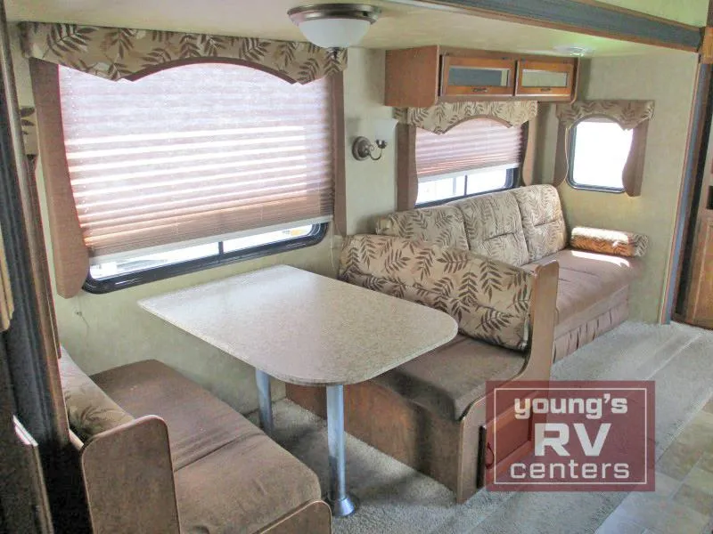 2012 Coachmen RV Catalina Deluxe Edition 40TBS - Photo 4