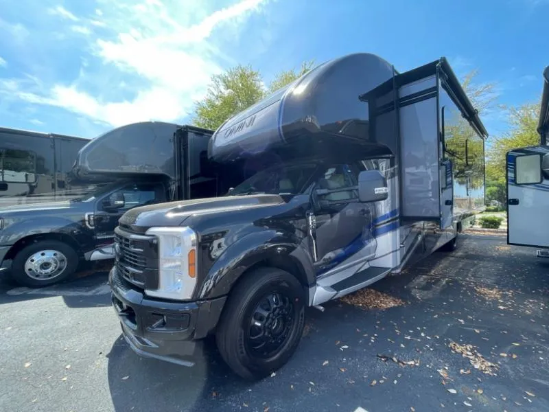 2024 Thor Motor Coach Omni LV35 - Photo 4