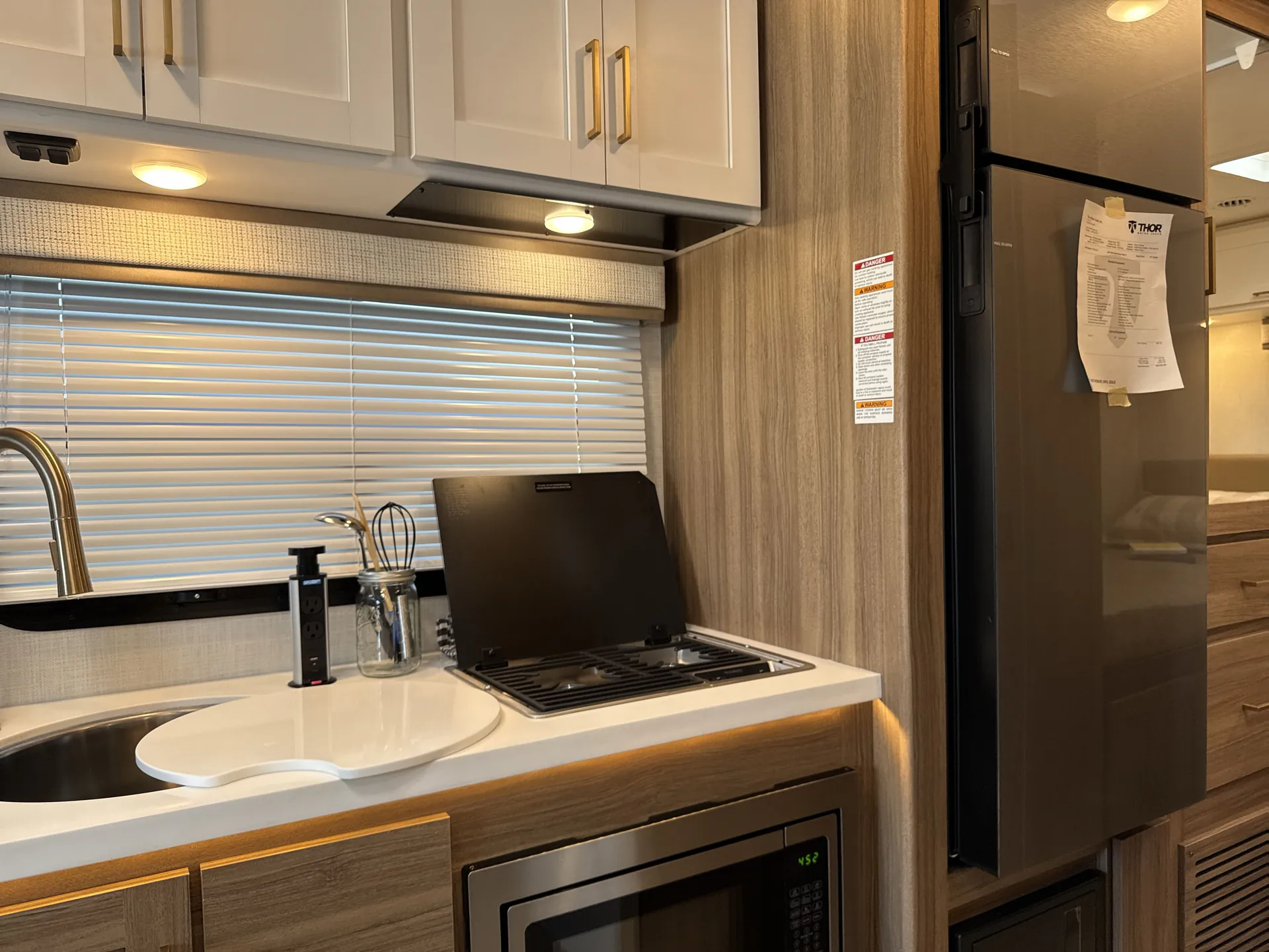 2027 Thor Motor Coach Freedom Eddie Bauer EB24 — kitchen