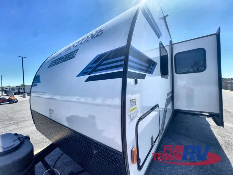 2026 Gulf Stream RV Yellowstone Ranch Edition 28BBS - Photo 3