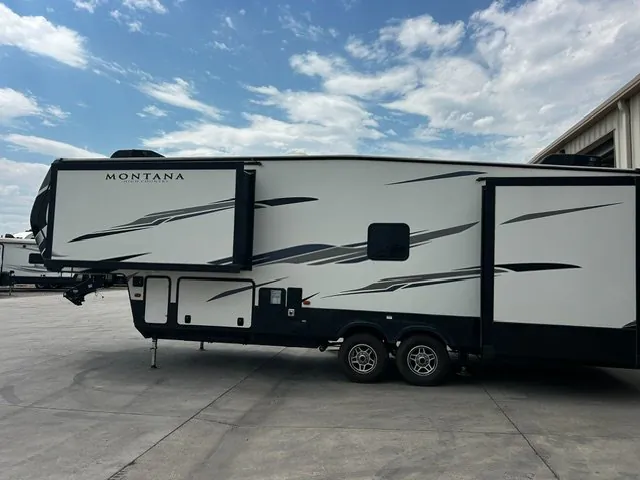 2021 Keystone Montana High Country 281CK - Photo 3