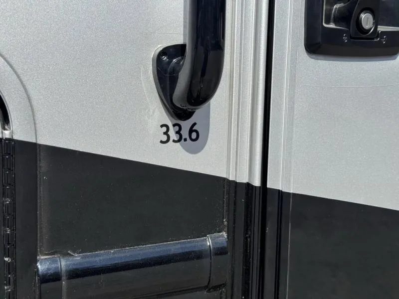 2026 Thor Motor Coach Palazzo GT 33.6 - Photo 3
