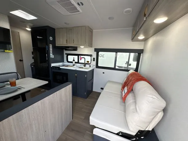2026 East to West Acclaim 2400BH - Photo 4