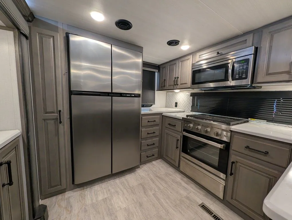 2023 Keystone Montana 3901RK, Photos photo 12