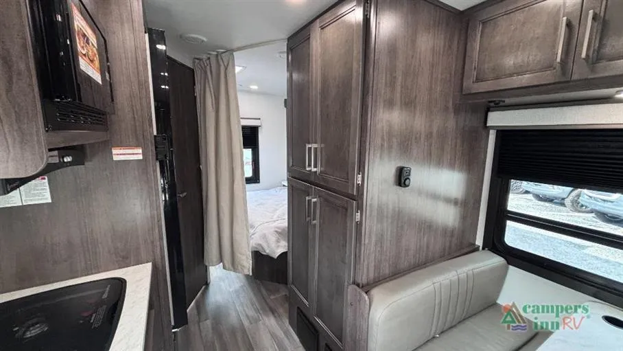 2026 Entegra Coach Odyssey SE 22C - Photo 3