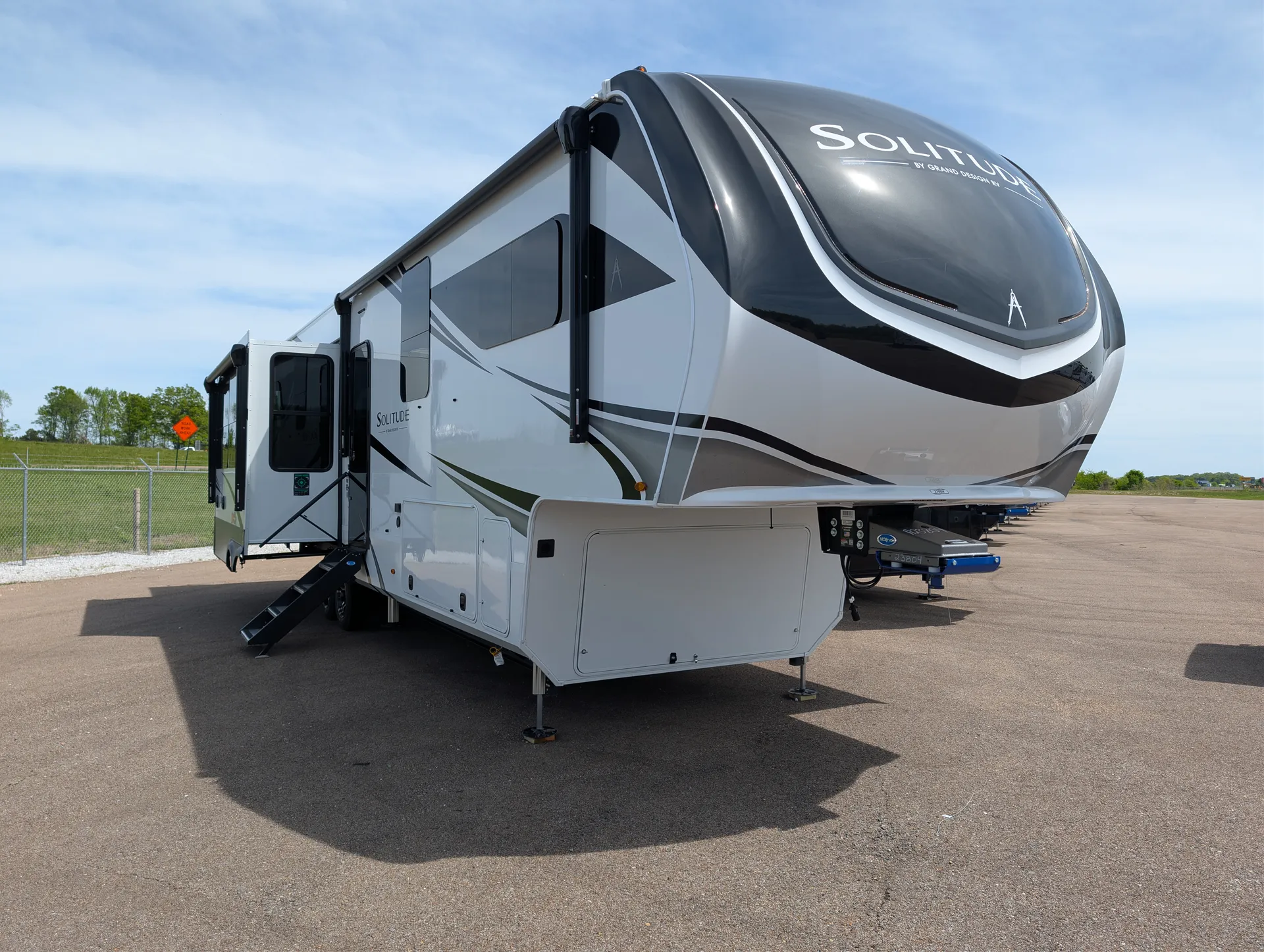 2026 Grand Design Solitude 370DV - Photo 2