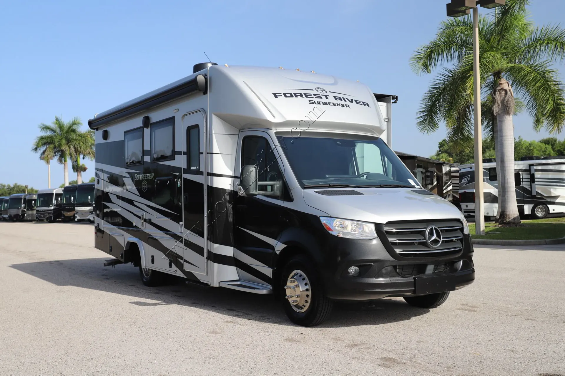 2025 Forest River Sunseeker 2400 MBS - Photo 3