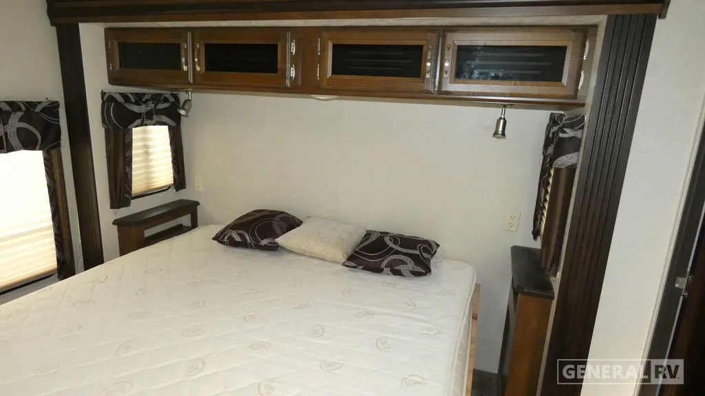 2018 Forest River Wildwood DLX 353FLFB, Photos photo 23