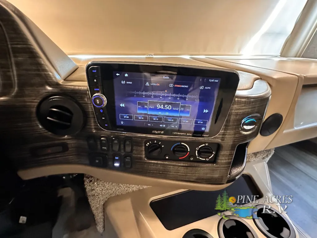 2022 Thor Motor Coach Challenger 35MQ, Photos photo 13