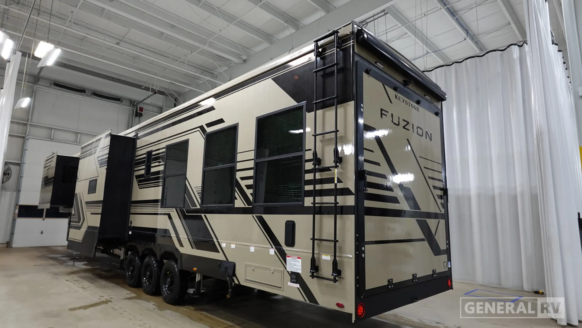 2026 Keystone Fuzion 419 - Photo 4