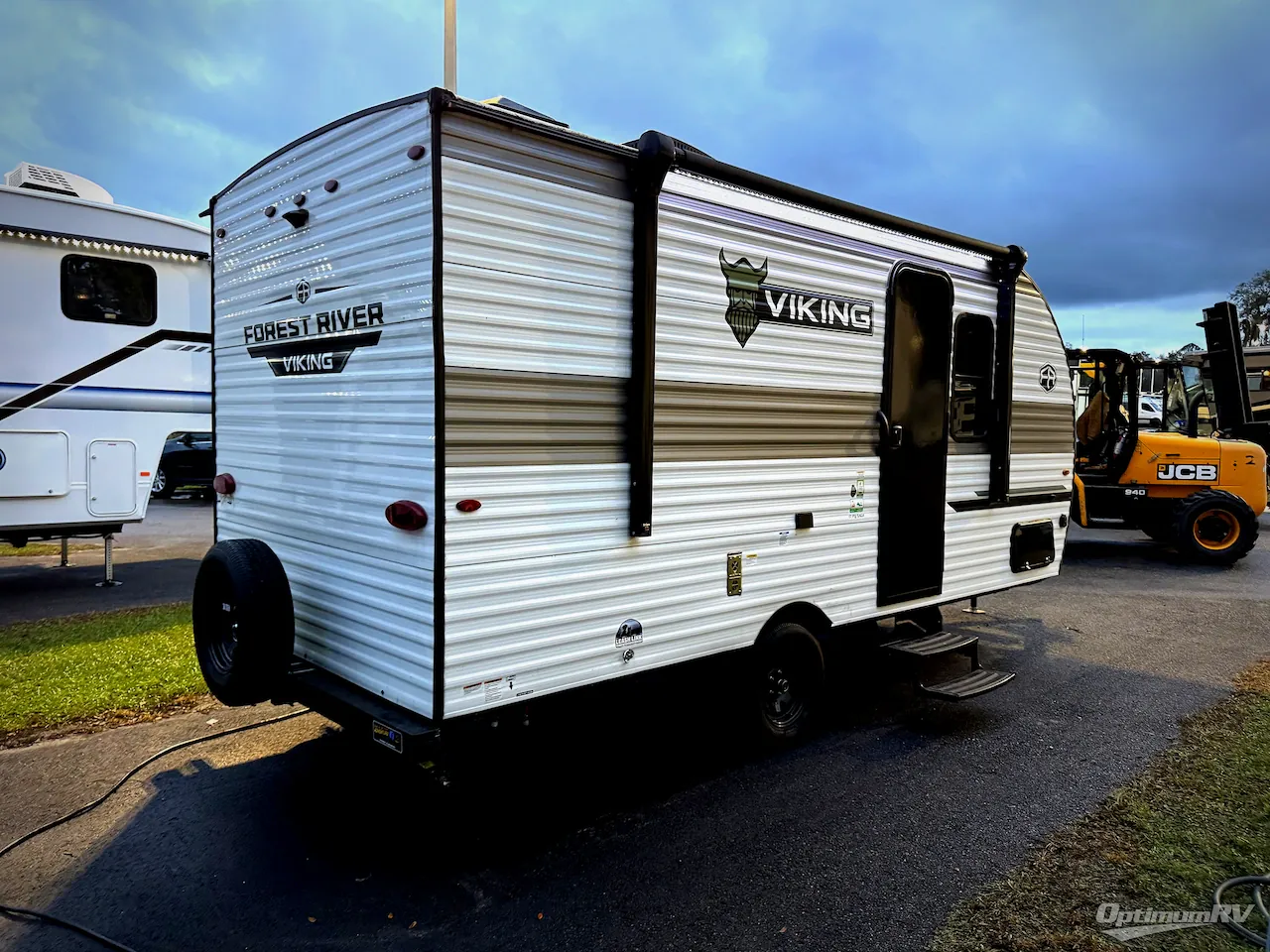 2025 Forest River Viking 17FQ - Photo 3
