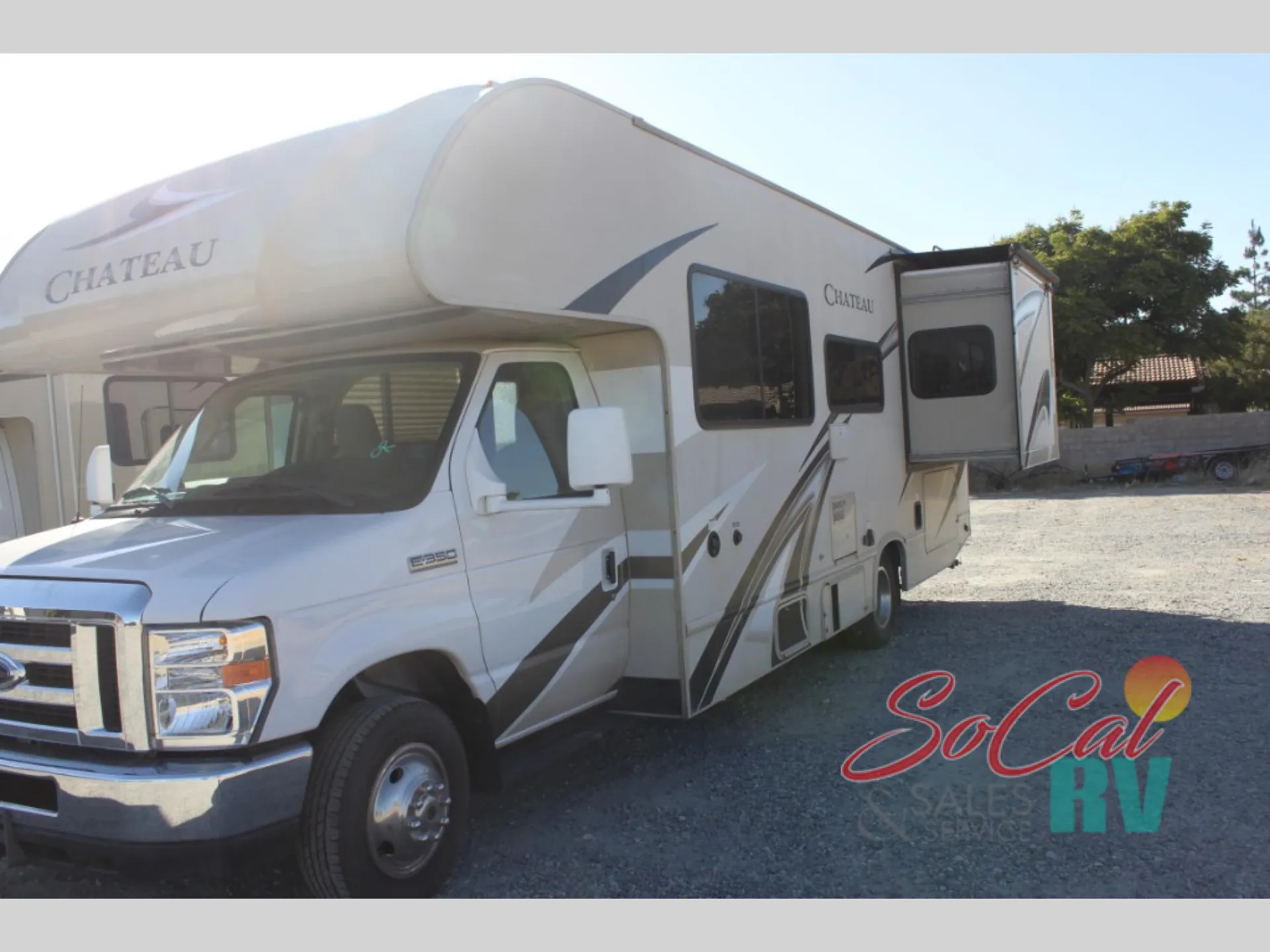 2020 Thor Motor Coach Chateau 26B - Photo 4