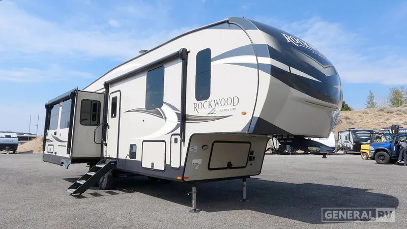2021 Forest River Rockwood Ultra Lite 2887MB - Photo 2