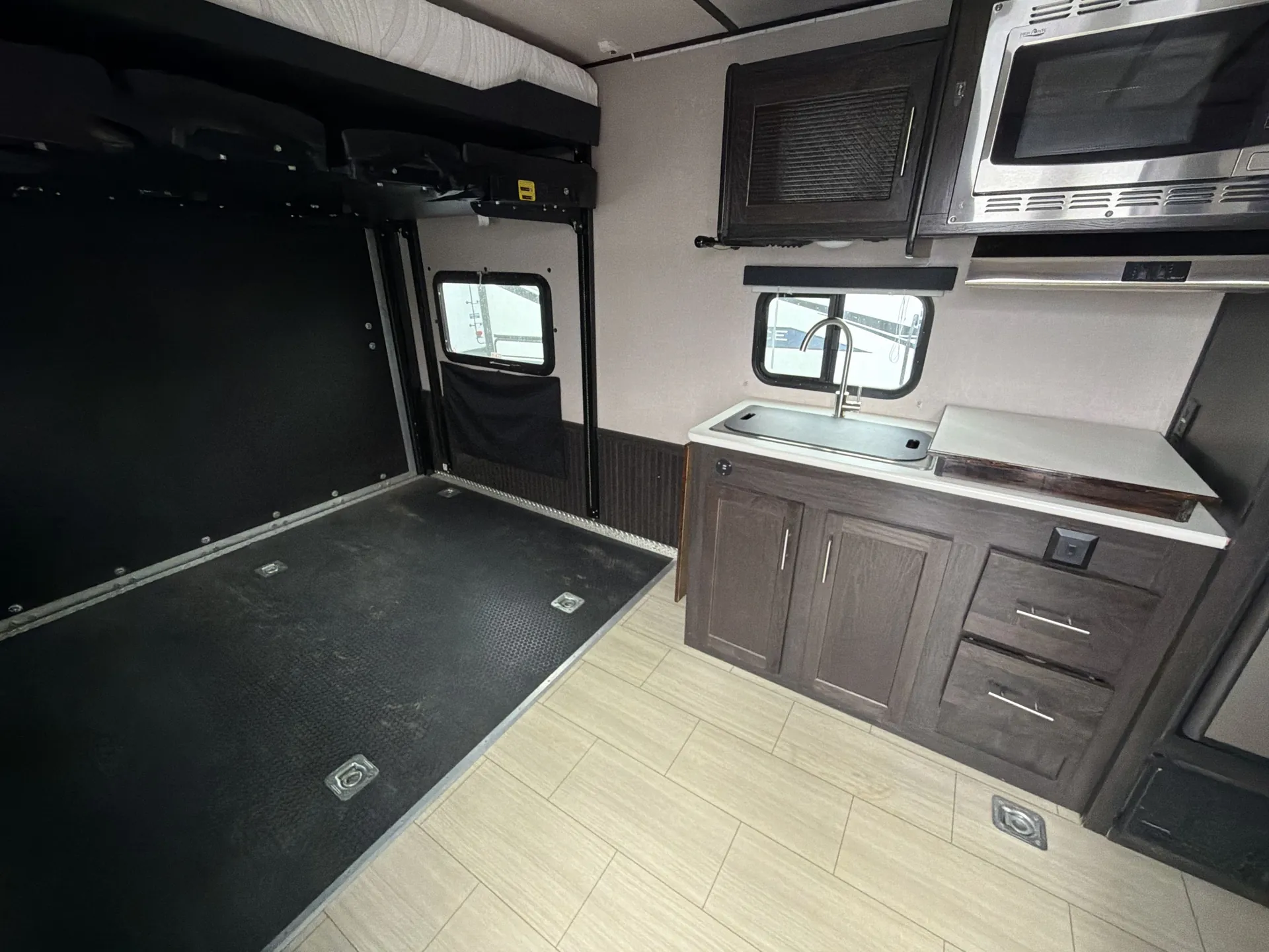 2018 Forest River XLR Hyperlite 19HFS — living area main