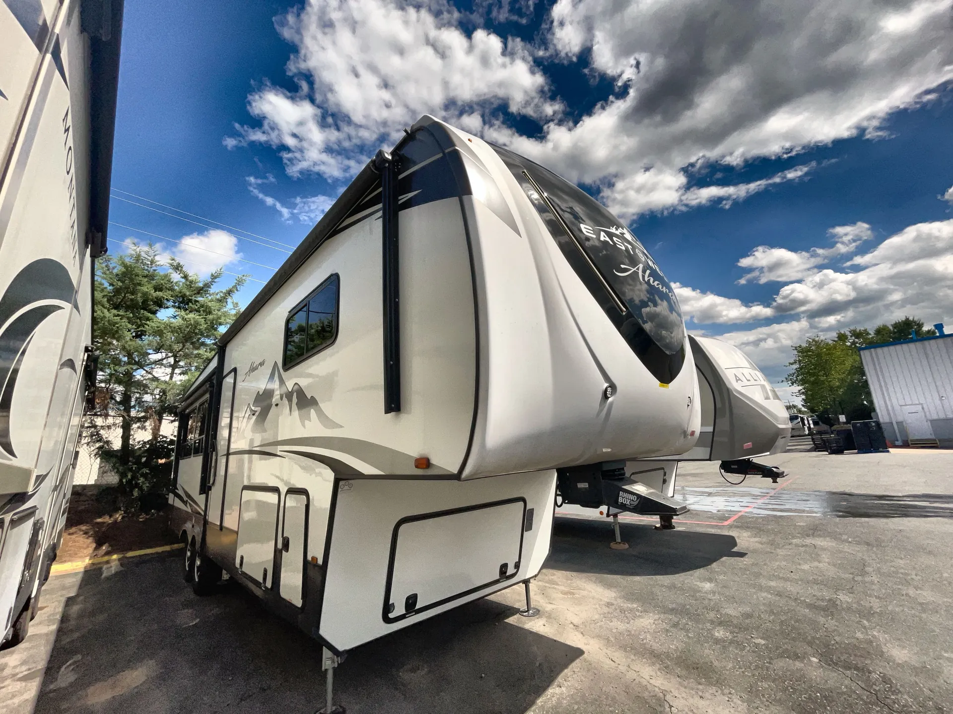 2022 East to West Ahara 325RL - Photo 2