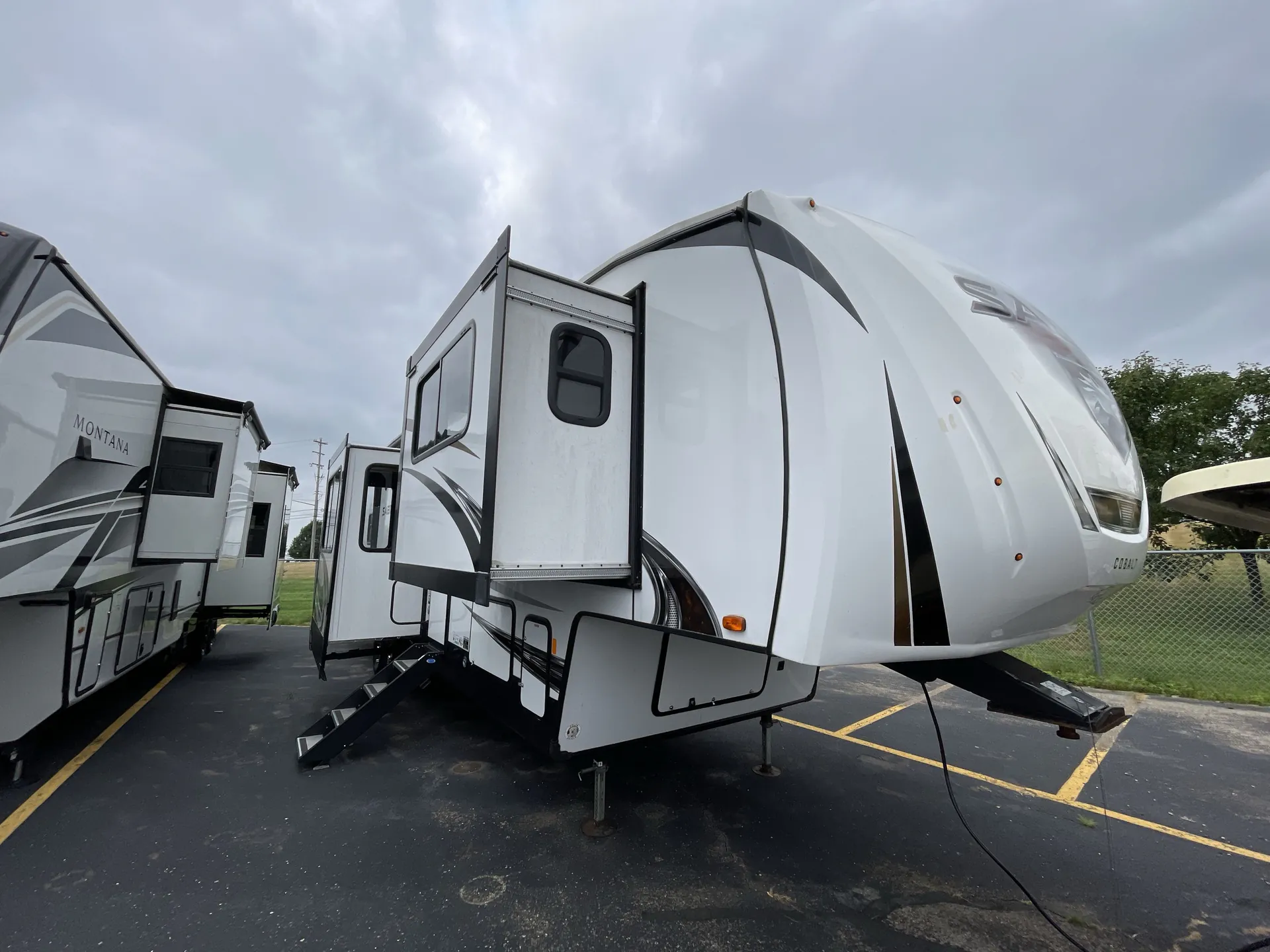 2022 Forest River Sabre 37FLH - Photo 2