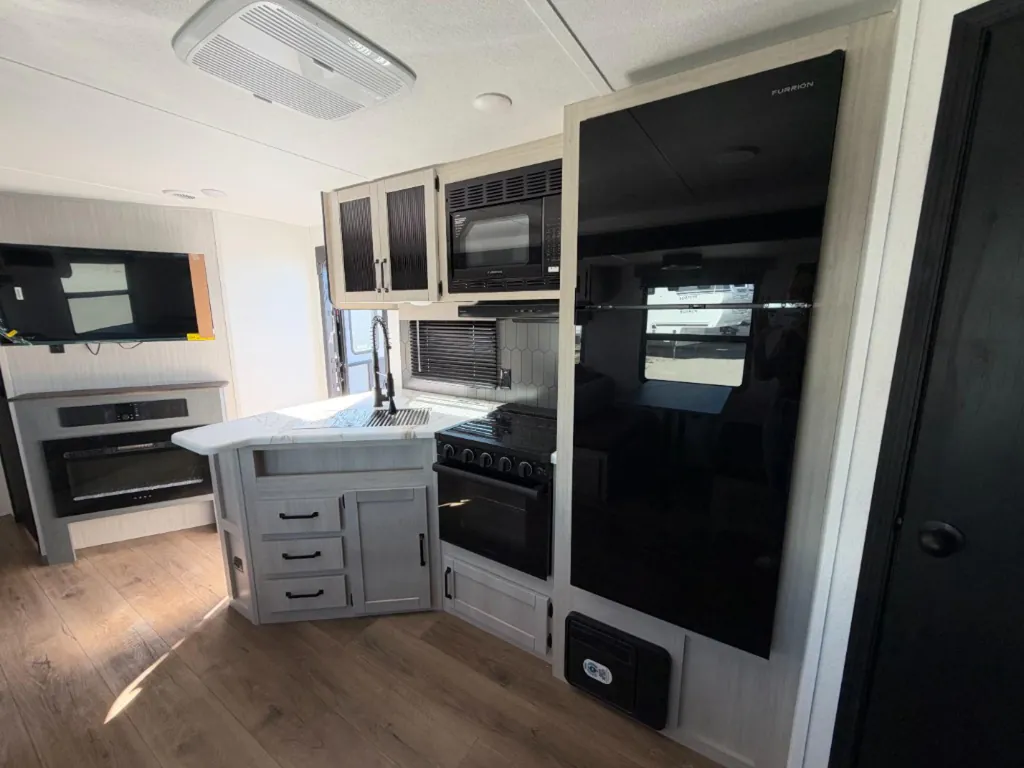 2027 Forest River Puma 32BHQS, Photos photo 5