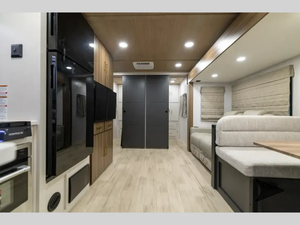 2027 Forest River Vibe 2900KB, Photos photo 7