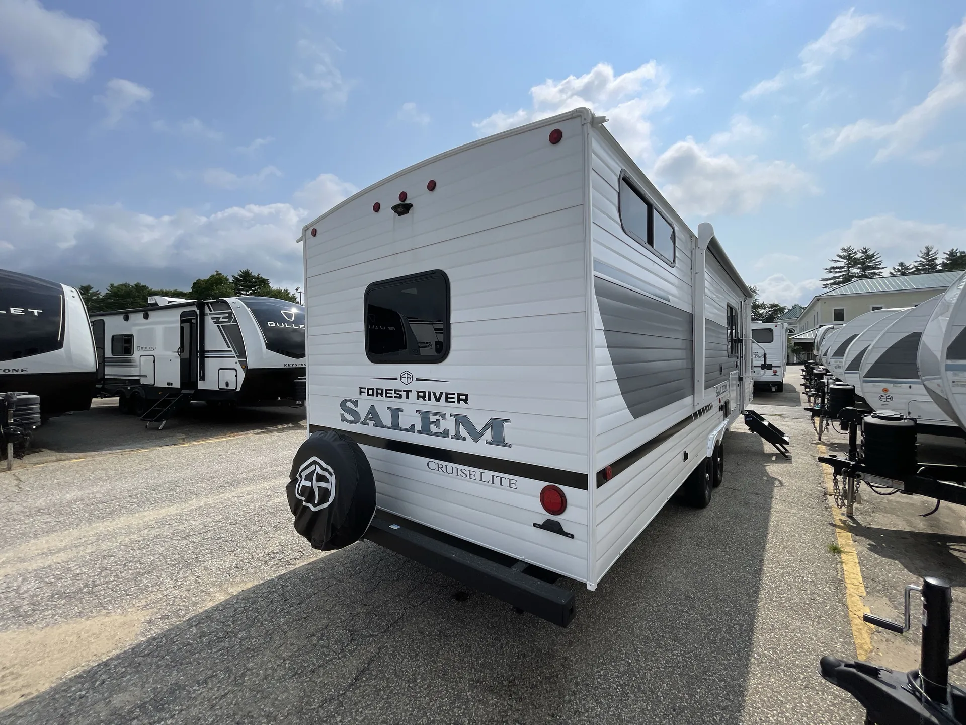 2027 Forest River Salem Cruise Lite 28VBXL — backside