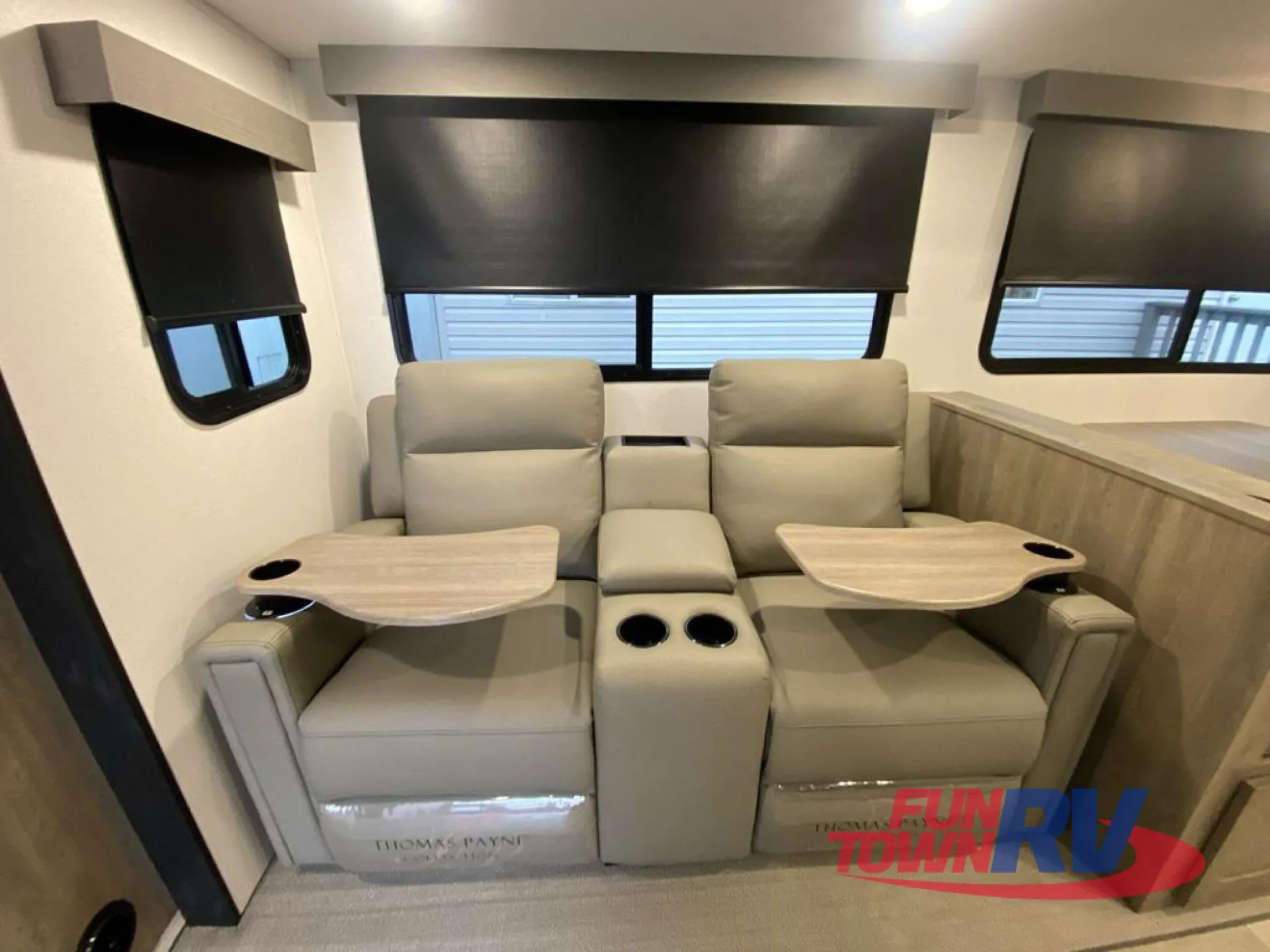 2026 Forest River Solaire 2580RBSS dealer photo 33 from Fun Town RV