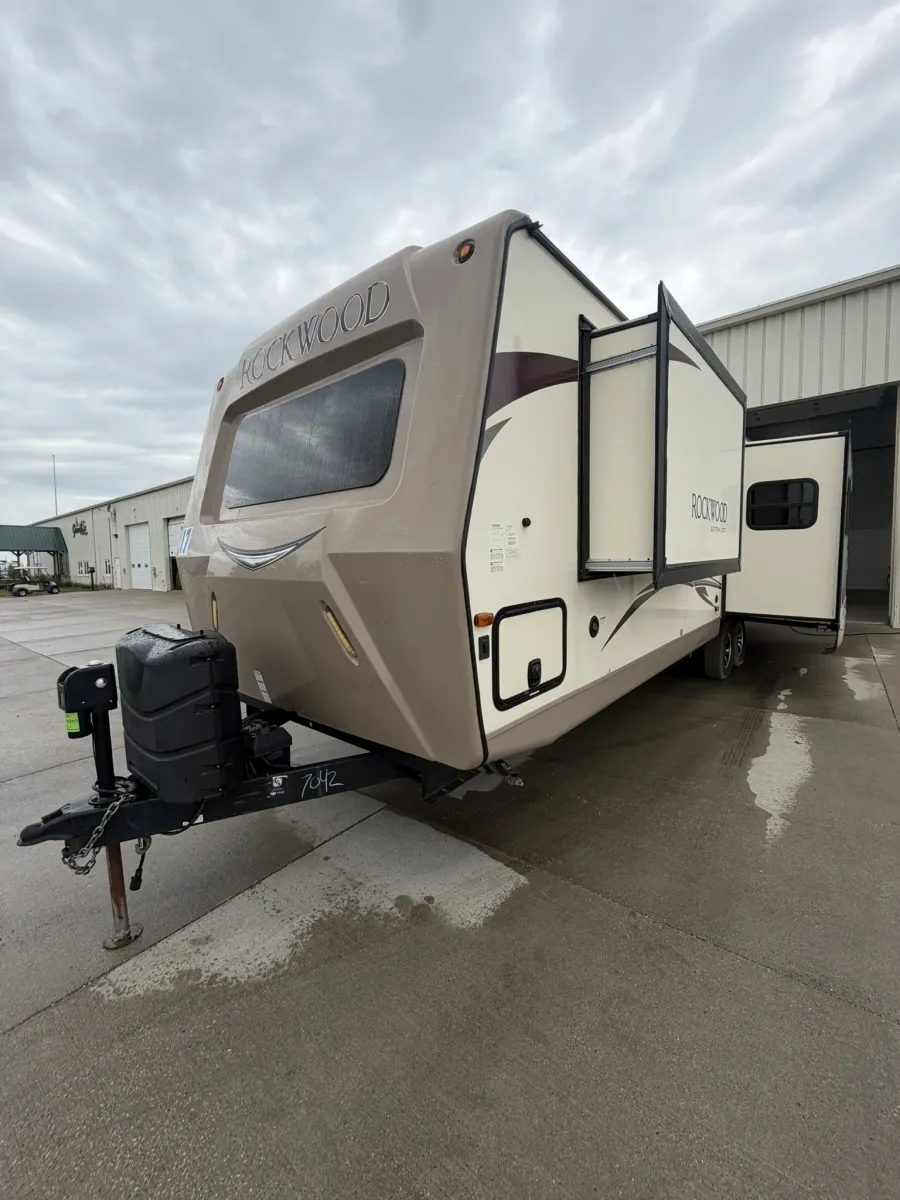 2017 Forest River Rockwood Ultra Lite 2902WS - Photo 3