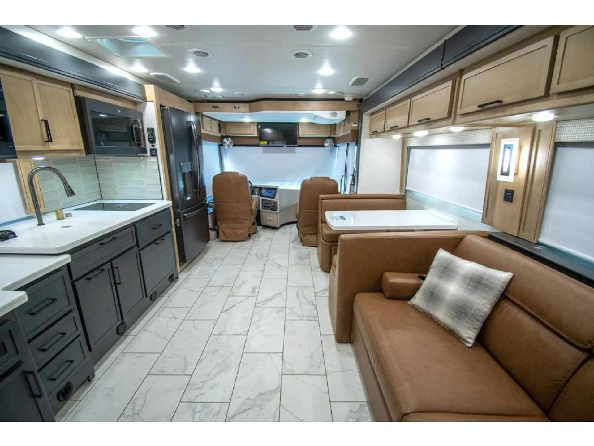 2026 Forest River Berkshire XL 40E - Photo 2