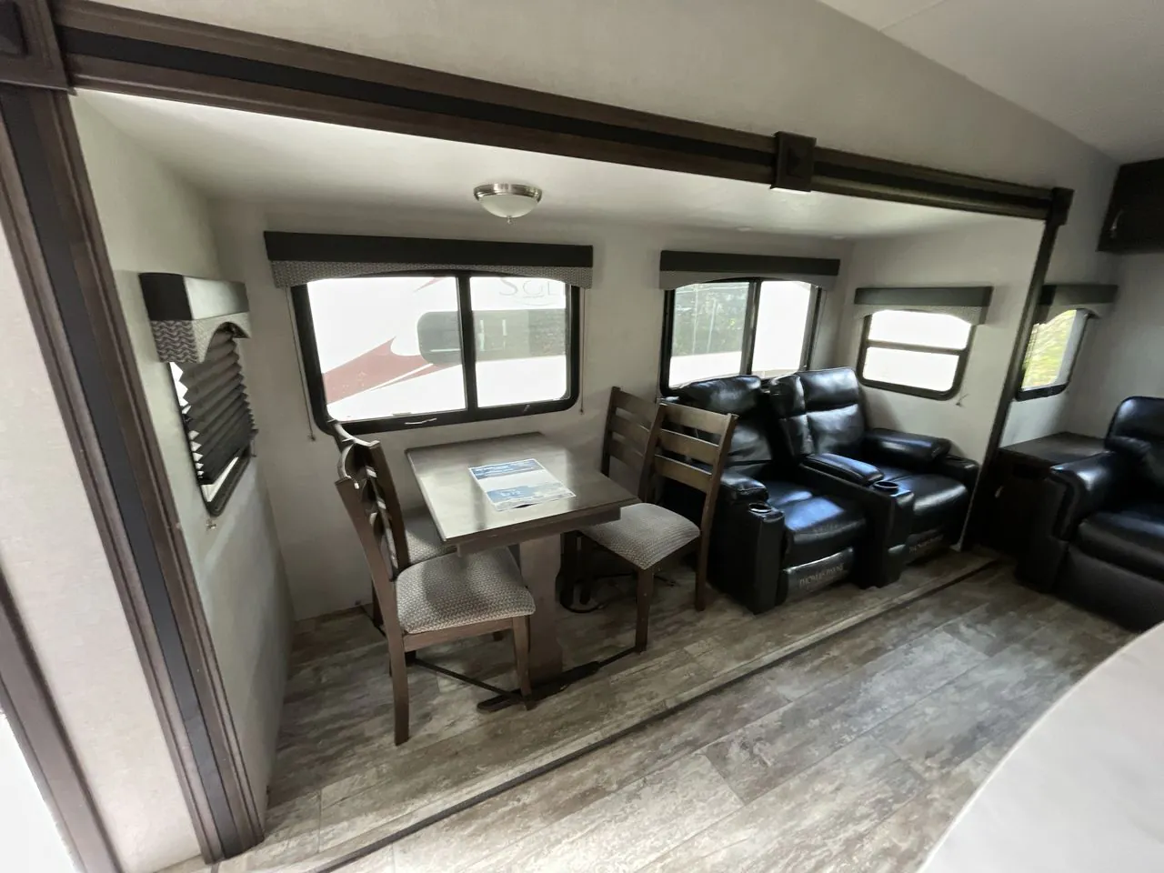 2019 Starcraft Telluride 292RLS - Photo 2