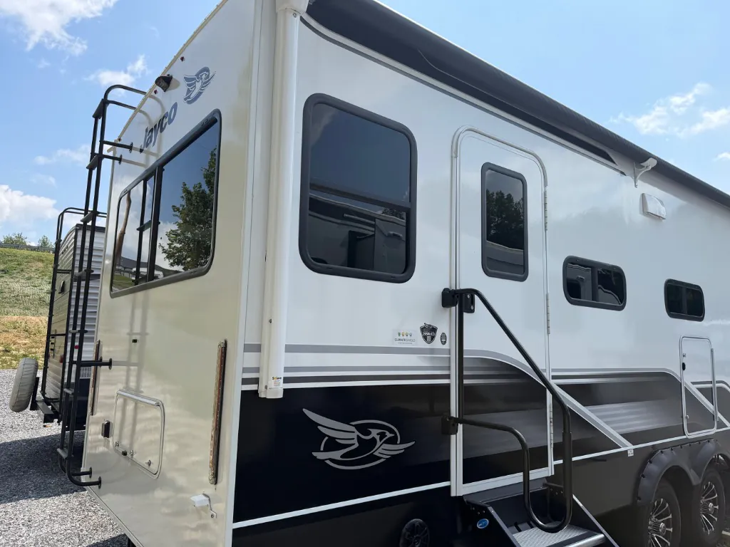 2025 Jayco Eagle HT 295RUCD - Photo 3