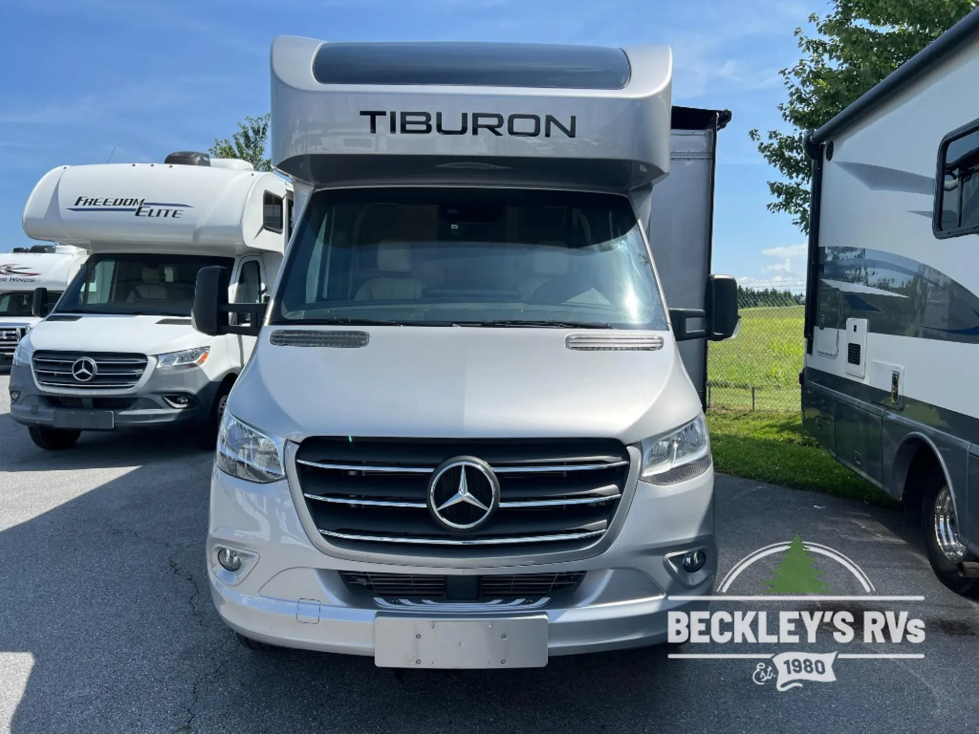 2024 Thor Motor Coach Tiburon 24XL - Photo 4