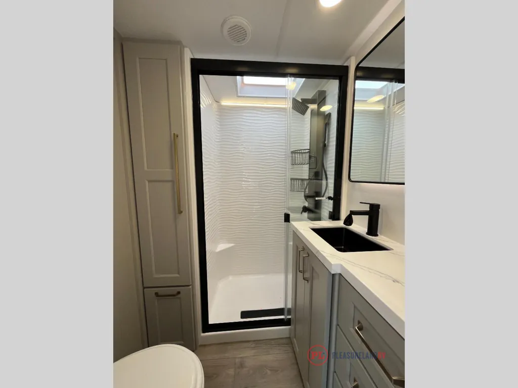 2026 Brinkley Model G 3970, Photos photo 23