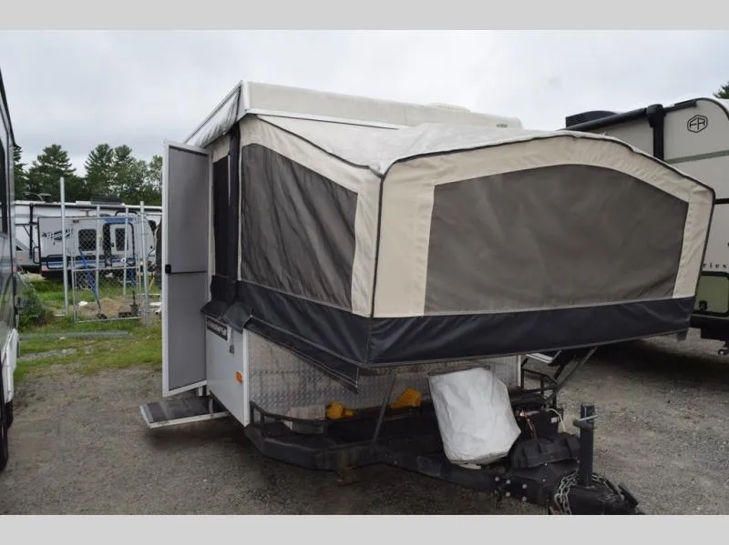 2014 Starcraft Comet 1225 - Photo 2