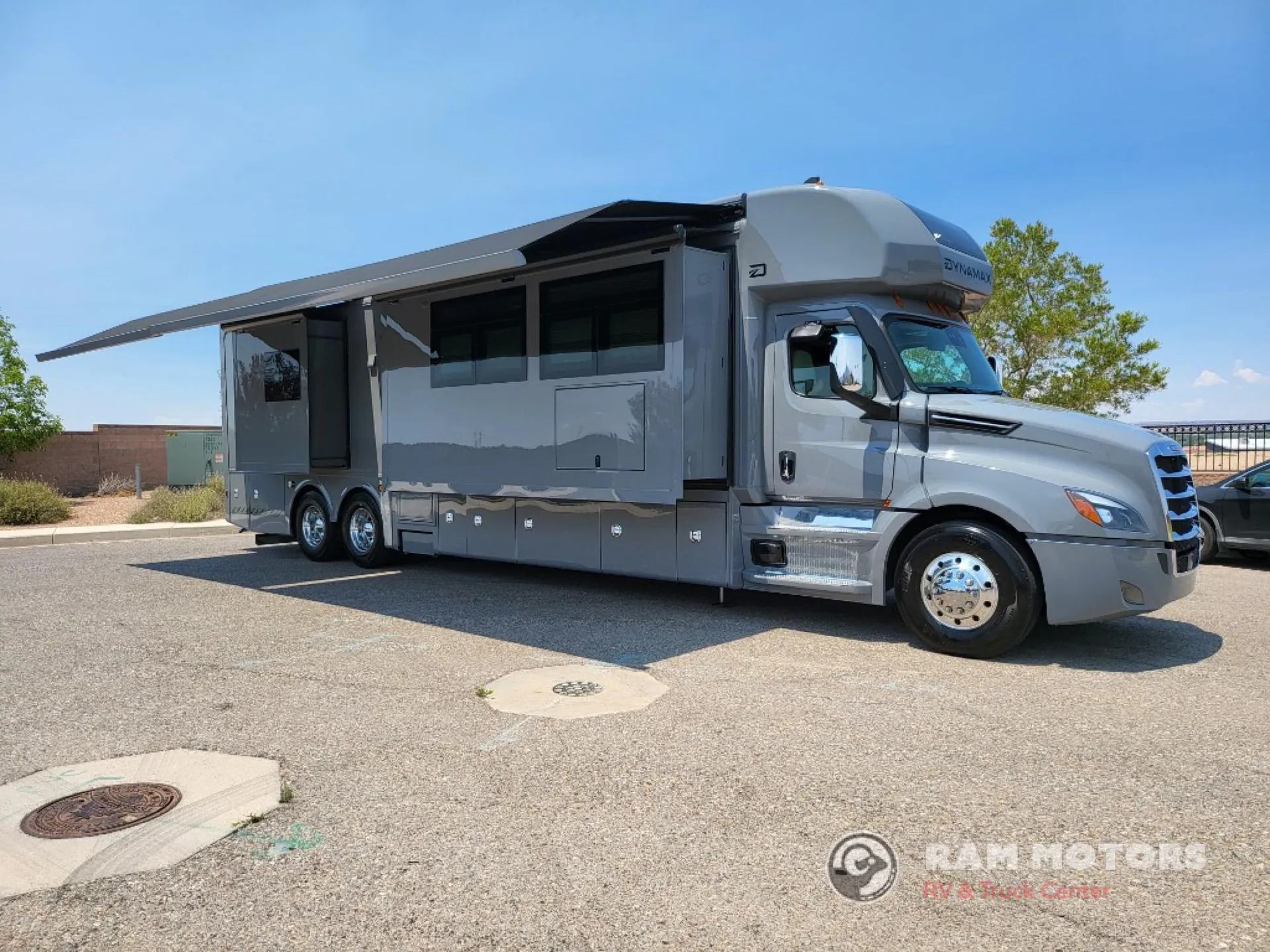 2027 Dynamax Corp Grand Sport 45CB - Photo 2
