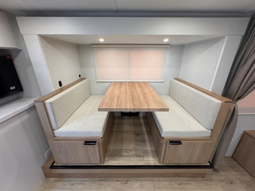 2027 Winnebago Micro Minnie 2108DS, Photos photo 6