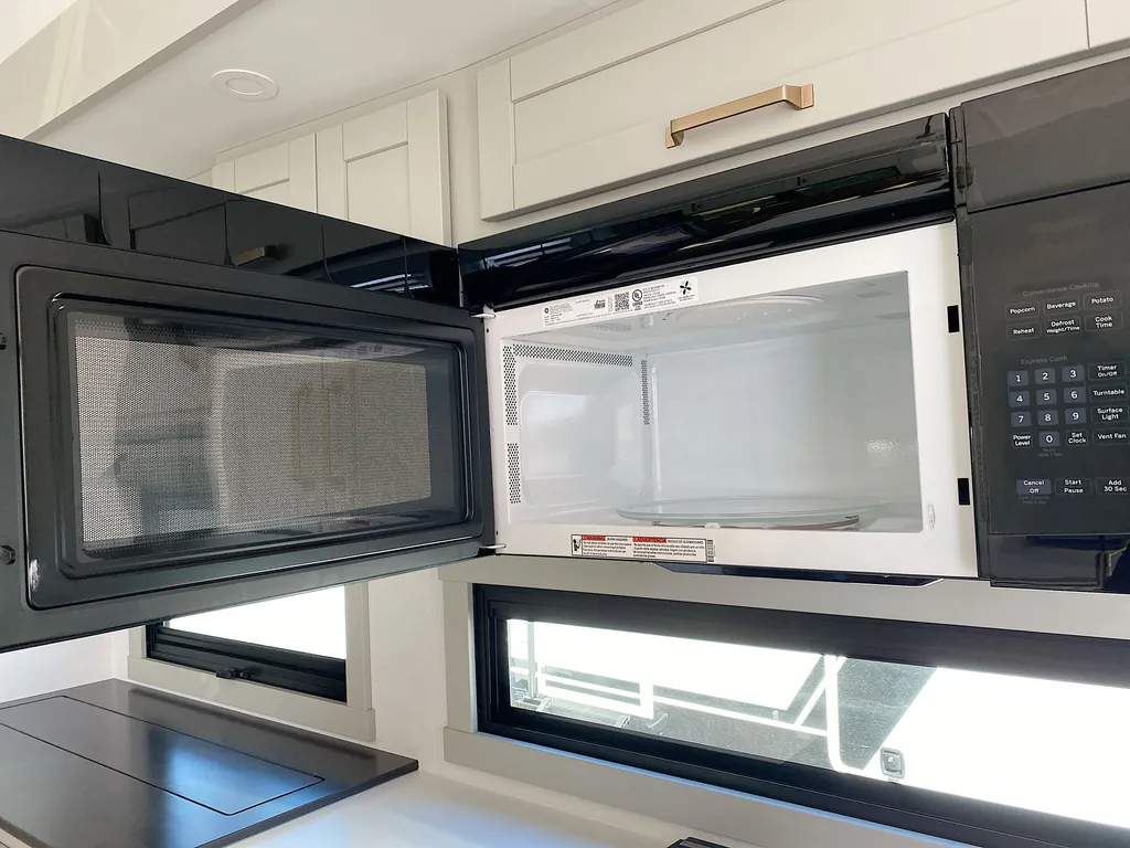 2026 Brinkley Model Z 3600, Photos photo 18