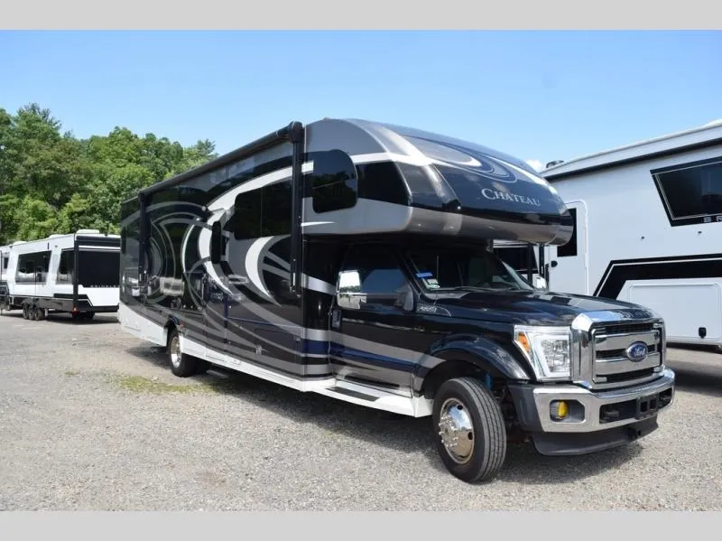 2015 Thor Motor Coach Chateau Super C 35SB - Photo 2