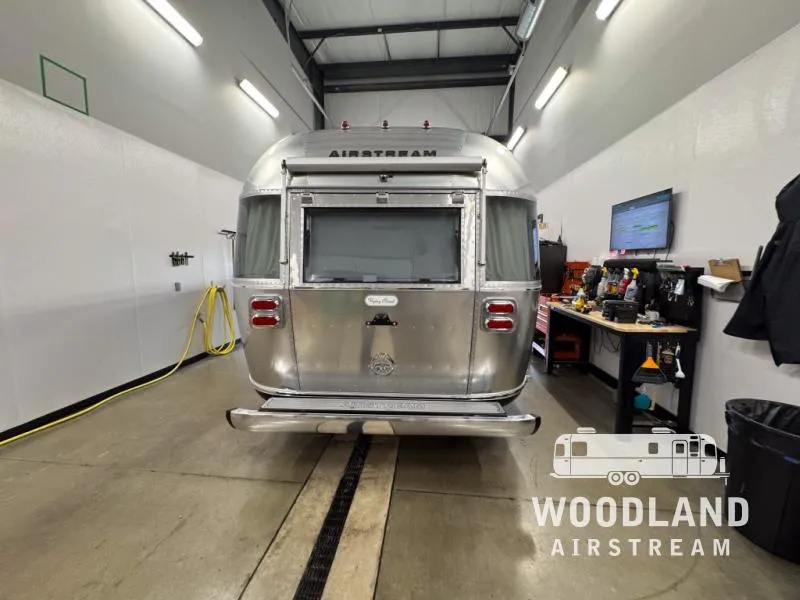 2026 Airstream Flying Cloud 25FB - Photo 4