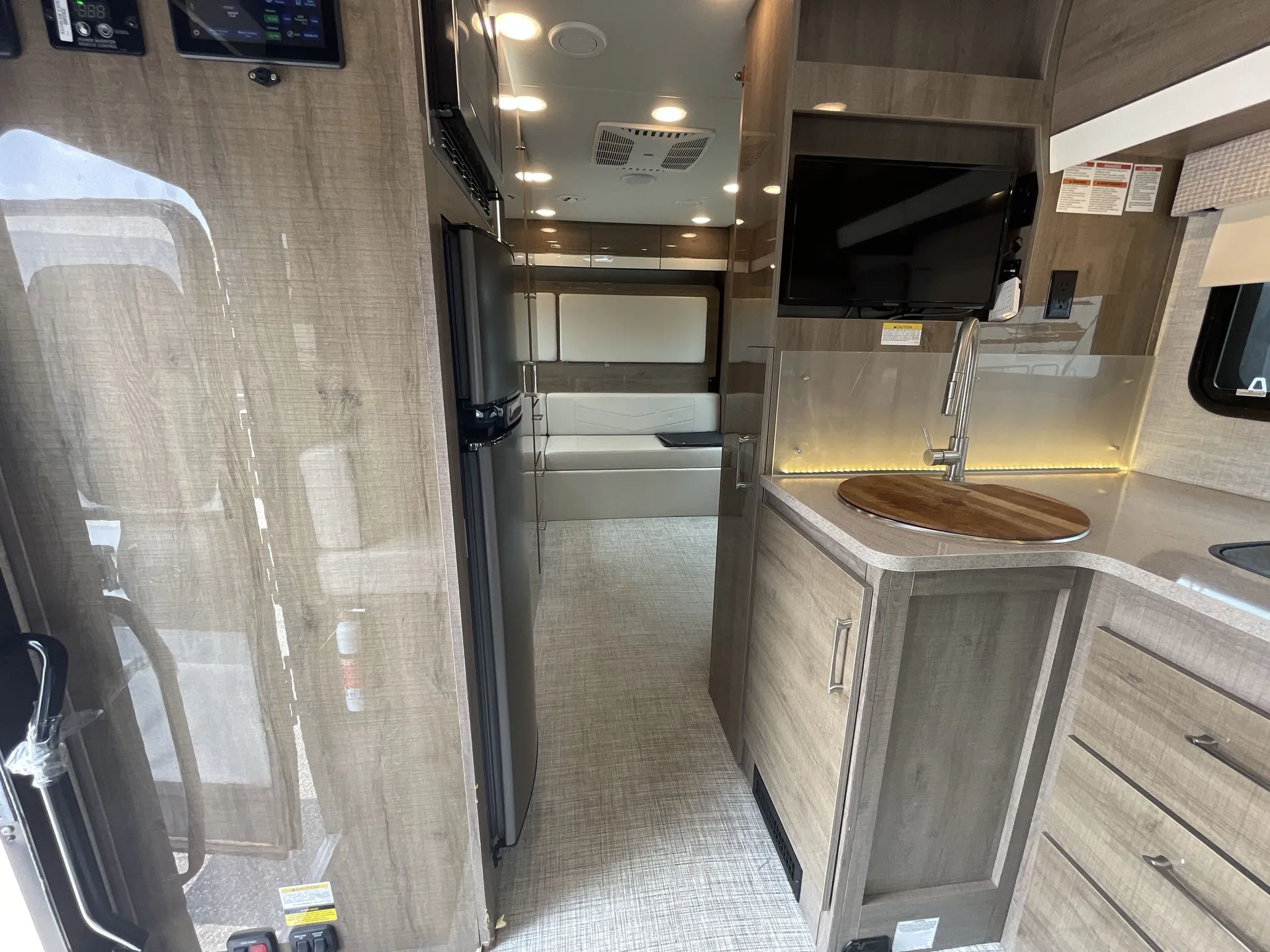 2022 Entegra Coach Qwest 24N dealer photo 2 from Camping World