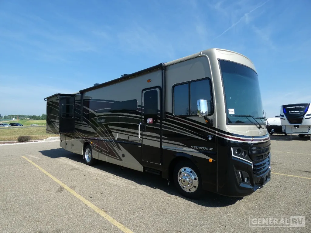 2026 Fleetwood Bounder 33C - Photo 2