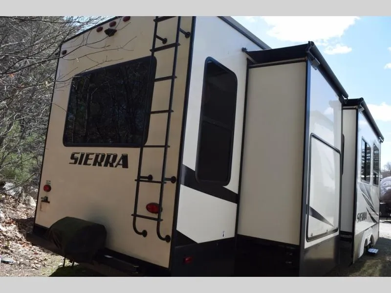 2018 Forest River Sierra 387MKOK - Photo 4