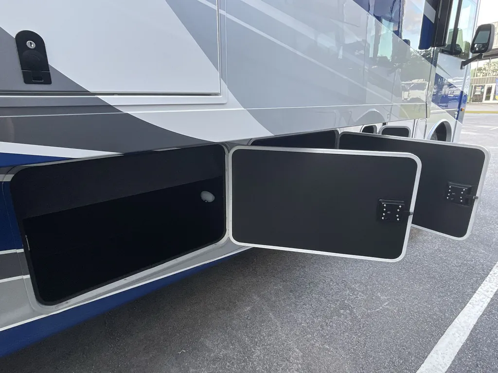 2027 Entegra Coach Vision XL 36C, Photos photo 16