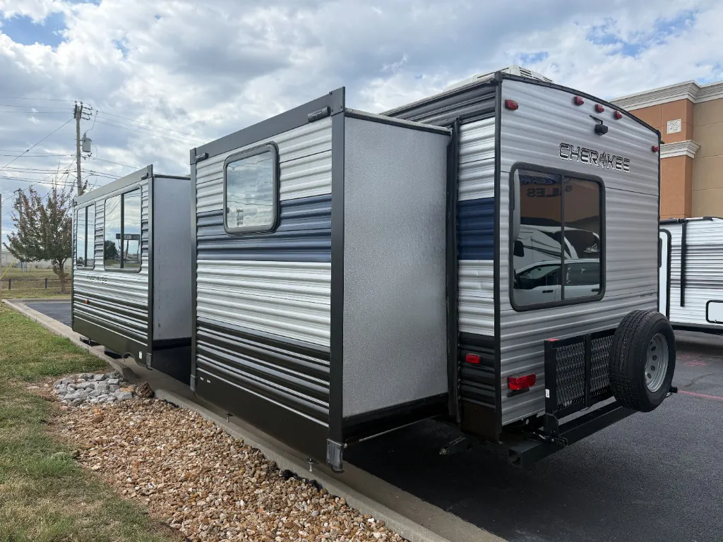 2022 Forest River Cherokee 294BH, Photos photo 8