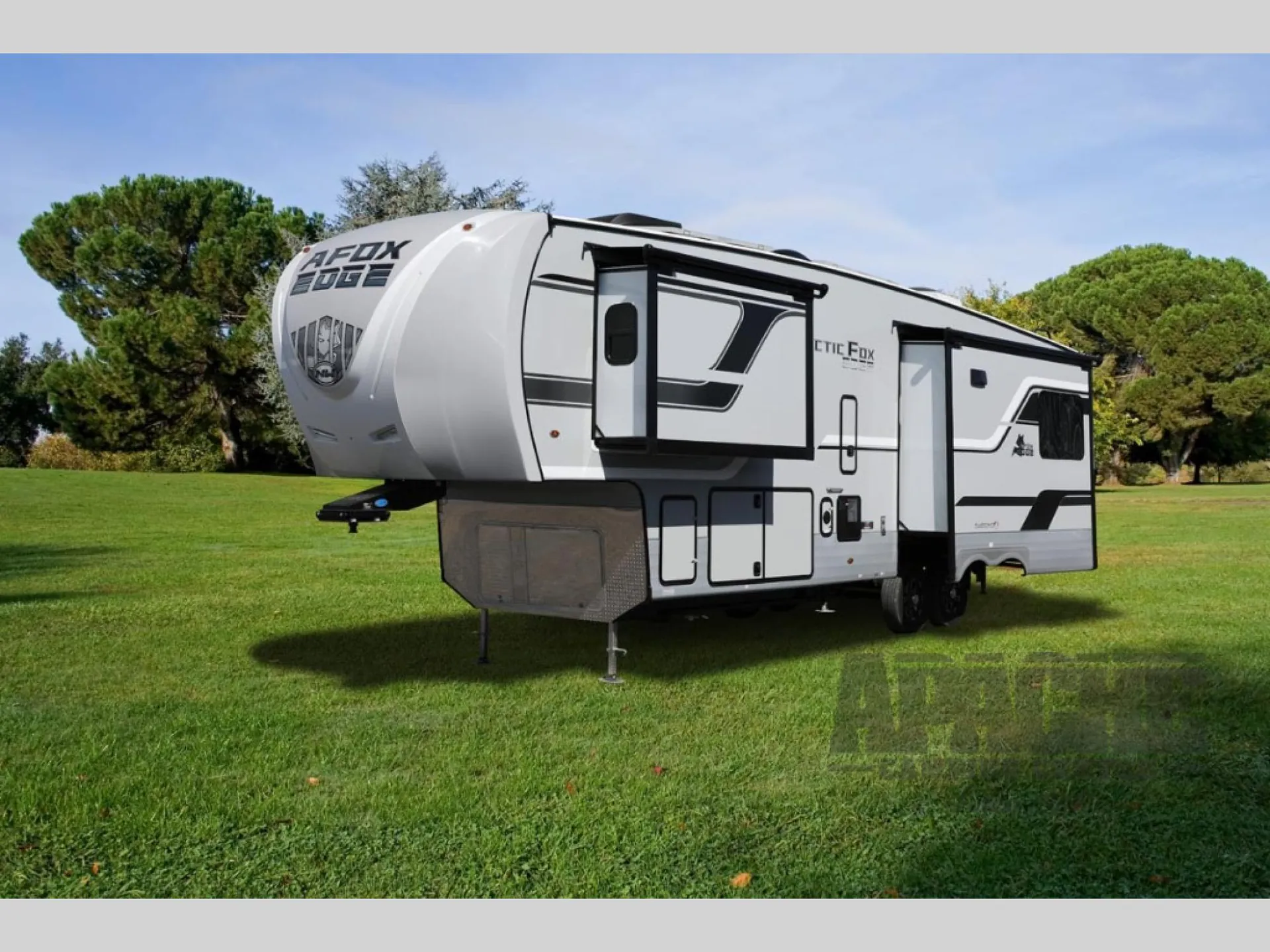 2027 Northwood Arctic Fox Edge 325MK - Photo 2