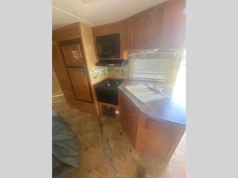 2010 Keystone RV Cougar X-Lite 27RLS - Photo 3